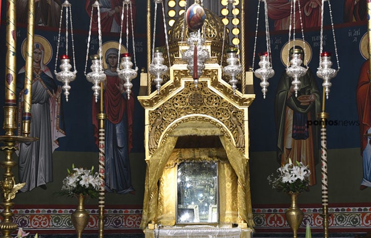 Η εικόνα της Παναγίας Σουμελά στο μοναστήρι στο Βέρμιο (φωτ.: Φίλιππος Φασούλας)