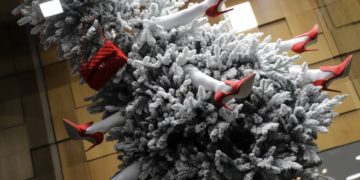 Χριστουγεννιάτικη διακόσμηση στην οδό Ερμού στην Αθήνα (φωτ.: EUROKINISSI/Γιάννης Παναγόπουλος)