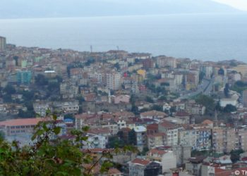 Άποψη της σύγχρονης Τραπεζούντας από το Μίθριο Όρος (φωτ.: Θωμαΐς Κιζιρίδου)