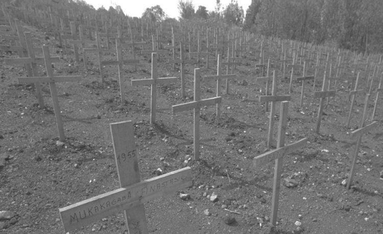 Το έγκλημα της Γενοκτονίας δεν έχει πατρίδα και δεν συμβαίνει μόνο σε μια εποχή. Εδώ νεκροταφείο θυμάτων Γενοκτονίας στη Ρουάντα (φωτ.: United Nations)