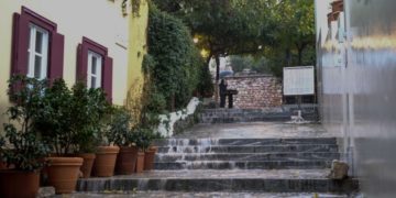 Εικόνα από την Πλάκα σε προηγούμενη κακοκαιρία (φωτ.: EUROKINISSI/Αντώνης Νικολόπουλος)