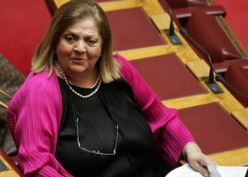 Η πρώην βουλευτής Έλσα Παπαδημητρίου στη συζήτηση για την ψήφιση του Μεσοπρόθεσμου Πλαισίου Δημοσιονομικής Στρατηγικής 2012 - 2015, στη Βουλή, το 2011 (φωτ.: ΑΠΕ-ΜΠΕ/Κατερίνα Μαυρωνά)