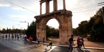Εικόνα από τον Ημιμαραθώνιο της Αθήνας που έγινε τον Σεπτέμβριο του 2021
(φωτ.: ΑΠΕ-ΜΠΕ/Ορέστης Παναγιώτου)