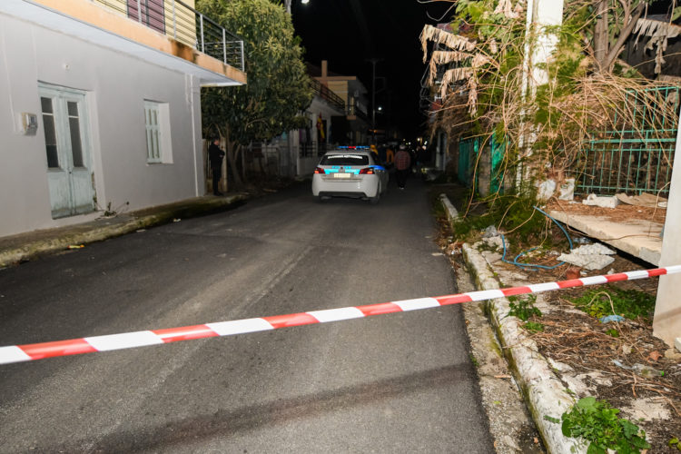 Το μοιραίο σπίτι όπου άφησαν την τελευταία τους πνοή τα τέσσερα μέλη της οικογένειας (φωτ.: Γιάννης Σπυρούνης / ILIALIVE.GR)