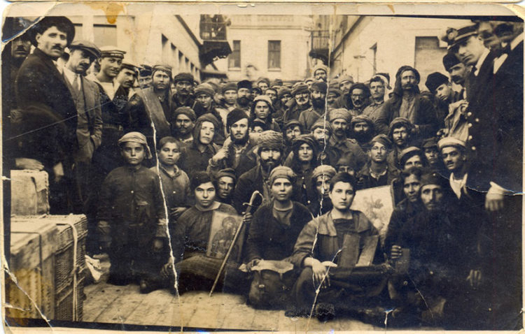 Η φωτογραφία που βρέθηκε στο συρτάρι του Παντελή Σαλιάρη. Αντίγραφό της υπάρχει και στη Βιβλιοθήκη του Κογκρέσου (πηγή: ΑΠΕ-ΜΠΕ)