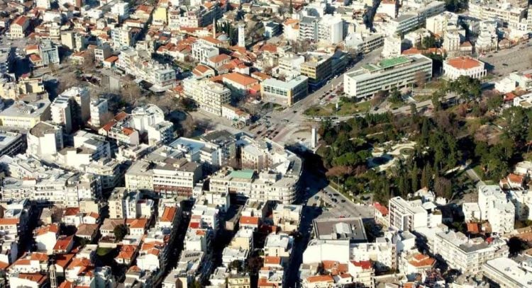 Στην Περιφέρεια Ανατολικής Μακεδονίας και Θράκης είναι πάρα πολλοί οι νεοπρόσφυγες και οι παλιννοστούντες που έχουν πρόβλημα με το στεγαστικό τους (πηγή: facebook.com/aerofotografies/)