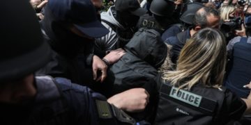 Στιγμιότυπο από την άφιξη της 33χρονης Ρούλας Πισπιρίγκου στην ανακρίτρια
(φωτ.: EUROKINISSI/Σωτήρης Δημητρόπουλος)