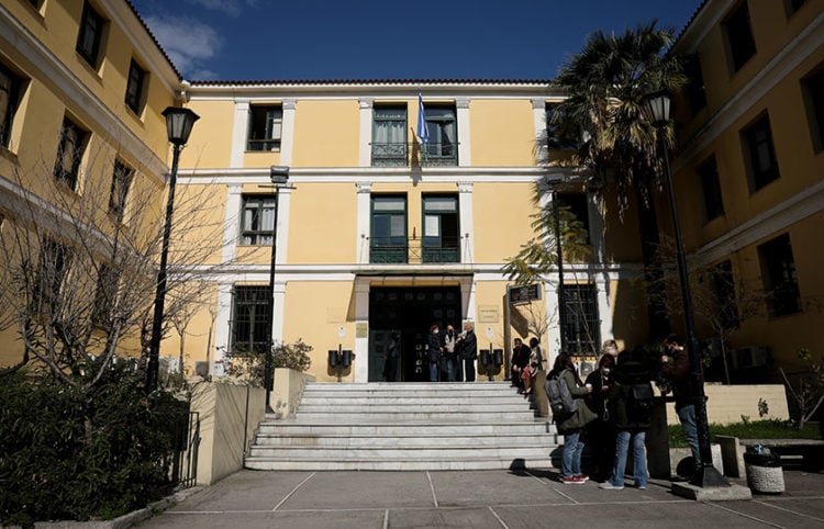 Άποψη από τα δικαστήρια της πρώην Σχολής Ευελπίδων (φωτ.: EUROKINISSI / Σωτήρης Δημητρόπουλος)