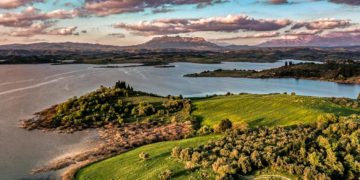 Η λίμνη του φράγματος του ποταμού Πηνειού στην Ηλεία (φωτ.: EUROKINISSI / Αντώνης Νικολόπουλος)