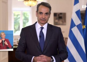 Ο πρωθυπουργός ανακοινώνει τα μέτρα στήριξης των καταναλωτών για το ηλεκτρικό ρεύμα (Φωτ.: Facebook)
