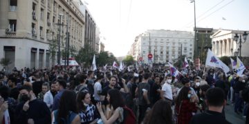 Αντιπολεμικό συλλαλητήριο στα Προπύλαια από ΠΑΜΕ και αριστερές οργανώσεις, Πέμπτη 12 Μαΐου 2022. (Φωτ.: Σωτήρης Δημητρόπουλος/Eurokinissi)