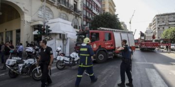 Θεσσαλονίκη – Φωτιά στο κτήριο του Βιοτεχνικού Επιμελητηρίου στην Αριστοτέλους (Φωτ.: Γιώργος Κωνσταντινίδης/MotionTeam)