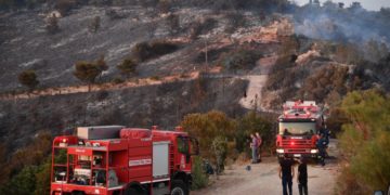 Πυρκαγιά στους πρόποδες του Υμηττού, Σάββατο 4 Ιουνίου 2022. (Φωτ.: Αντώνης Νικολόπουλος/Eurokinissi)