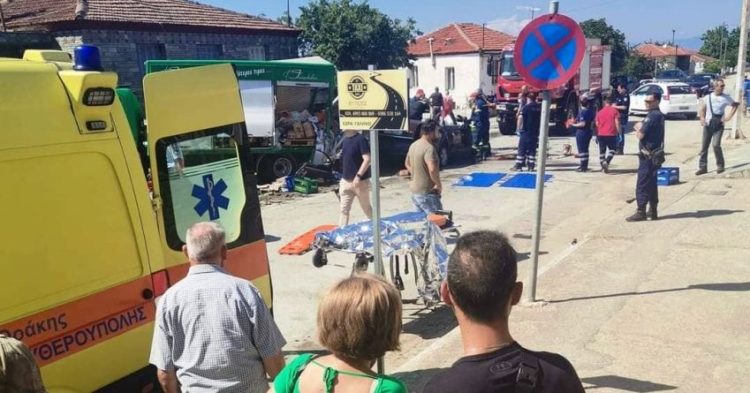 Τροχαίο με τρεις νεκρούς στην Γαληψό του δήμου Παγγαίου (Φωτ.: ΑΠΕ-ΜΠΕ)