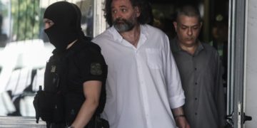 Ο καταδικασμένος ευρωβουλευτής της Χρυσής Αυγής, προσέρχεται στο Εφετείο Αθηνών, όπου άρχισε η δίκη των μελών της οργάνωσης σε β' βαθμό
(φωτ.: Σωτήρης Δημητρόπουλος/EUROKINISSI)