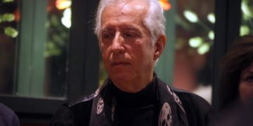 Ο ηθοποιός Κωνσταντίνος Τζούμας σε εκδήλωση με τίτλο «Με τη σκέψη στον Μένη Κουμανταρέα» τον Ιανουάριο του 2015 (Φωτ.: Eurokinissi/Αλέξανδρος Ζωντανός)