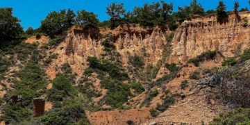 Γεωπάρκο Μπουχάρια (φωτ.: Ελληνικό Κέντρο Παρατήρησης)