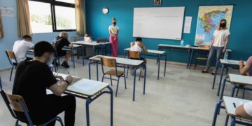 Στιγμιότυπο από λύκειο στον Πύργο Ηλείας 
(Γιάννης Σπυρούνης/ILIALIVE.GR/EUROKINISSI)