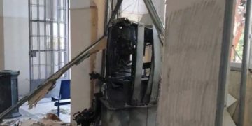 Άγνωστοι ανατίναξαν το ΑΤΜ στο Σισμανόγλειο (Φωτ.: kathimerini.gr)
