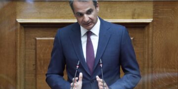 Ο πρωθυπουργός Κυριάκος Μητσοτάκης τοποθετείται στη Βουλή για το νομοσχέδιο του υπουργείου υγείας «Μεταρρυθμίσεις στην ιατρικώς υποβοηθούμενη αναπαραγωγή» (Φωτ.: Σωτήρης Δημητρόπουλος/Eurokinissi)