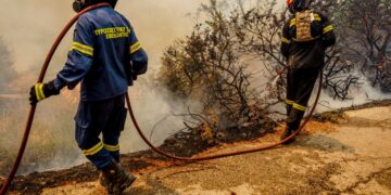 Λήψη από την περιοχή Ρογκάδα των Βατερών, στη Λέσβο,  Σάββατο 23 Ιουλίου 2022  (φωτ.: Παναγιώτης 
Μπαλάσκας / EUROKINISSI)