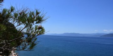 Στιγμιότυπο από την παραλία της Αρβανιτιάς, στο Ναύπλιο (φωτ. αρχείου: EUROKINISSI / Βασίλης Παπαδόπουλος)