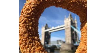 (Από το προφίλ της Βούλας Πατουλίδου στο facebook)