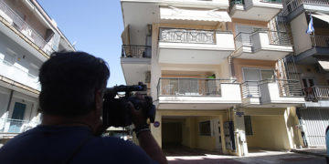 Η πολυκατοικία στη Νεάπολη Θεσσαλονίκης όπου έμενε η 79χρονη (φωτ.: ΜΟΤΙΟΝΤΕΑΜ  / Γιώργος Κωνσταντινίδης)