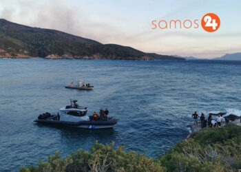 Σκάφη που συμμετέχουν στην επιχείρηση έρευνας και διάσωσης στη Σάμο, για το πλήρωμα του ελικοπτέρου (φωτ.: samos24.gr)