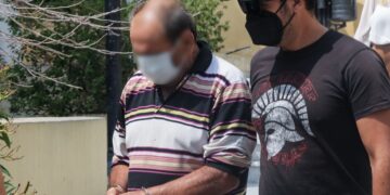 Στον εισαγγελέα ο 70χρονος ο οποίος πυροβόλησε παρέα ανηλίκων που μπήκαν στην αυλή του (φωτ.: EUROKINISSI / Γιάννης Παναγόπουλος)