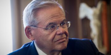 Ο Αμερικανός γερουσιαστής Ρόμπερτ Μενέντεζ (Φωτ. αρχείου: Eurokinissi/Γιάννης Παναγόπουλος)