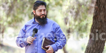 Ο Χαράλαμπος Τσακωνίδης – ή Σοφός Χάρης ή πατέρας Χαράλαμπος, όπως αυτοαποκαλείται (φωτ.: Facebook / SCOAN Thessalonica)