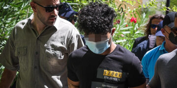 (Φωτ. από τη μεταγωγή του κατηγορούμενου στον εισαγγελέα: EUROKINISSI / Βασίλης Ρεμπάπης)