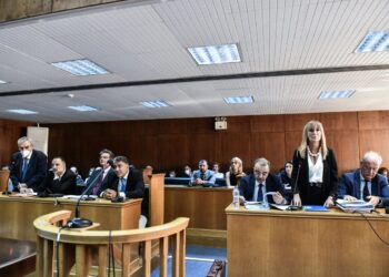 Δίκη στο Ειδικό Δικαστήριο με κατηγορούμενους τον πρώην αναπληρωτή υπουργό Δικαιοσύνης της κυβέρνησης ΣΥΡΙΖΑ - ΑΝΕΛ Δημήτρη Παπαγγελόπουλο και την πρώην επικεφαλής της εισαγγελίας Διαφθοράς Ελένη Τουλουπάκη (Φωτ. αρχείου: Eurokinissi/Τατιάνα Μπόλαρη)