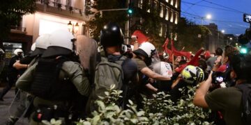 Επεισόδια στη συγκέντρωση φοιτητικών συλλόγων ενάντια στην αστυνομική βία και τα γεγονότα της Θεσσαλονίκης. Σάββατο 17 Σεπτεμβρίου 2022 (Φωτ.: Eurokinissi/Τατιάνα Μπόλαρη)