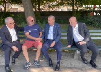 Τελικά το ευκολότερο πράγμα στον κόσμο είναι να πλησιάσει κανείς τον Τούρκο πρόεδρο... (πηγή: YouTube/Haber Global/IHA)