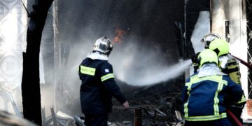 Έκρηξη και φωτιά σε κατάστημα στην Αχαρνών, Παρασκευή 2 Σεπτεμβρίου 2022. (Φωτ.: Eurokinissi/Γιάννης Παναγόπουλος)