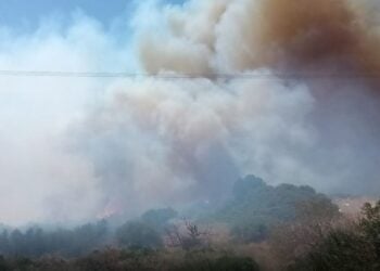Εικόνα από την περιοχή όπου έχει ξεσπάσει η φωτιά στα Κύθηρα (φωτ.: Πυρκαγιά Ενημέρωση / Orestis Nikolaidis)