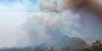 Εικόνα από την περιοχή όπου έχει ξεσπάσει η φωτιά στα Κύθηρα (φωτ.: Πυρκαγιά Ενημέρωση / Orestis Nikolaidis)