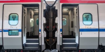 Εικόνα από το εσωτερικό της αμαξοστοιχίας της Hellenic Train «Βέλος» 
(φωτ.: Ραφαήλ Γεωργιάδης/EUROKINISSI)