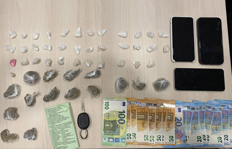(Φωτ.: Δίωξη Ναρκωτικών της Διεύθυνσης Ασφάλειας Αττικής)