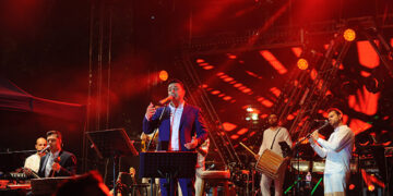 Οι αδελφοί Τσαχουρίδη στη σκηνή της ΔΕΘ, σε παλαιότερη διοργάνωση (φωτ.: Φίλιππος Φασούλας)