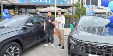 Οι μεγάλοι νικητές Ευάγγελος Πάλλης και Κυριάκος Ουζούνης (φωτ.: ΟΠΑΠ)