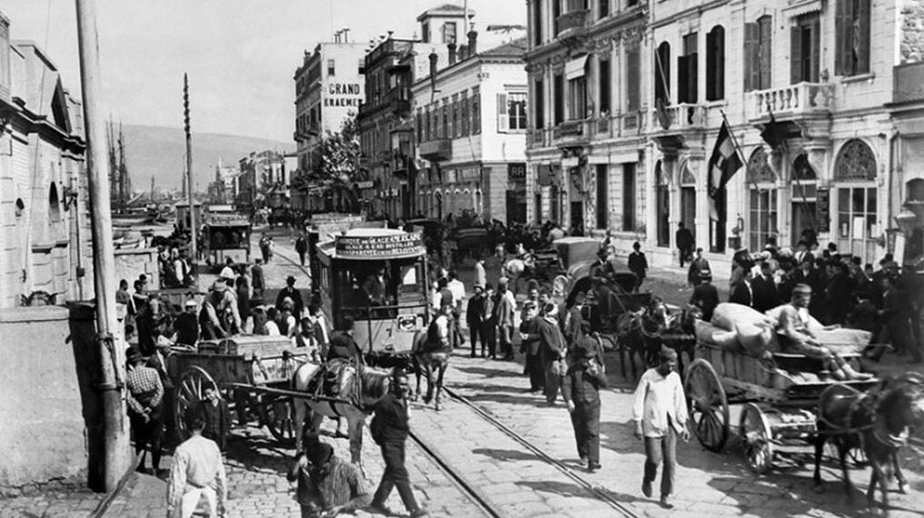 Η κοσμοπολίτικη Σμύρνη πριν από την καταστροφή (φωτ.: Library of Congress)