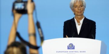 Η πρόεδρος Ευρωπαϊκής Κεντρικής Τράπεζας Κριστίν Λαγκάρντ (φωτ. αρχείου: EPA/RONALD WITTEK)