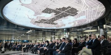 Εικόνα από την τελετή των εγκαινίων των τριών νέων σταθμών του μετρό στον Πειραιά
(φωτ.: Μιχάλης Καραγιάννης/EUROKINISSI)