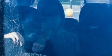 Απολογία στην ανακρίτρια της 37χρονης η οποία κατηγορείται για διακεκριμένη μαστροπείας κατ’ εξακολούθηση, παραμέληση ανηλίκου, και άλλα αδικήματα σε βαθμό κακουργήματος, Πέμπτη 13 Οκτωβρίου 2022. (Φωτ.: Eurokinissi/Τατιάνα Μπόλαρη)