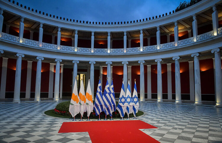 Από την τελετή υπογραφής διακρατικής συμφωνίας για τον αγωγό EAST MED μεταξύ Ελλάδας Κύπρου και Κύπρου. (φωτ.: EUROKINISSI / Τατιάνα Μπόλαρη)