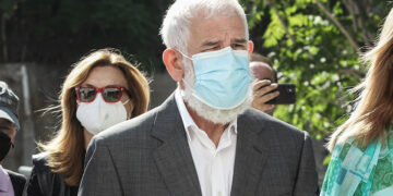 Ο Πέτρος Φιλιππίδης προσέρχεται στο Μικτό Ορκωτό Δικαστήριο της Αθήνας (φωτ.: EUROKINISSI / Γιάννης Παναγόπουλος)