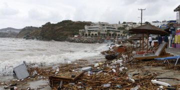 Εικόνα από τις καταστροφές που προκάλεσε νωρίτερα η κακοκαιρία στην Κρήτη (φωτ.: ΑΠΕ ΜΠΕ / Νίκος Χαλκιαδάκης)